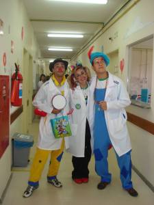 Doutores do Amor durante visita a um hospital. Crédito: Gilmara Delmonte